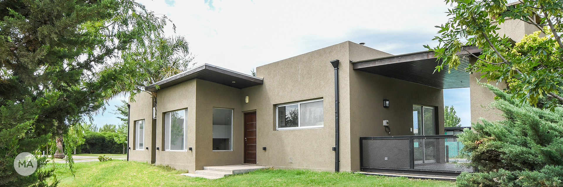 Casa 2 dormitorios, Jardín y Piscina - Puerto Roldán - Roldán